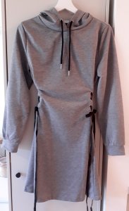 Robe à capuche avec laçage