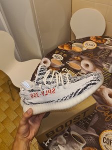 Yeezy 350 Zebra