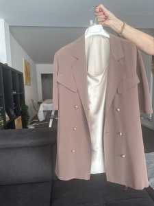 Blazer et top beige